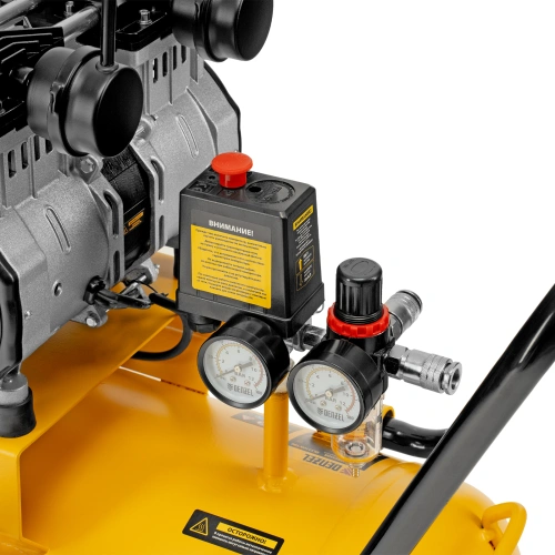 Компрессор безмасляный, малошумный DLS 3300/100, 3300 Вт,3x1100, 100 л, 570 л/мин ,блок управления Denzel по ценам производителя в Краснодаре с доставкой по всей России