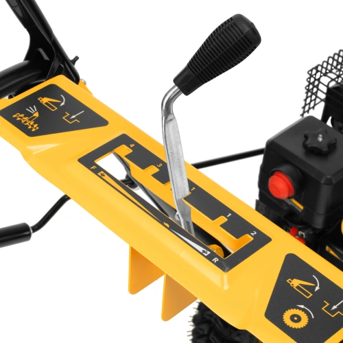 Бензиновая снегоуборочная машина SBM 610, 212 cc, ручной старт, фара Denzel по ценам производителя в Краснодаре с доставкой по всей России