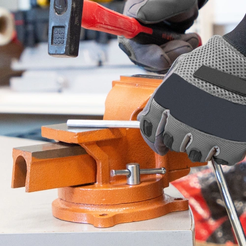 Тиски слесарные, 100 мм, поворотные, с наковальней Sparta по ценам производителя в Краснодаре с доставкой по всей России