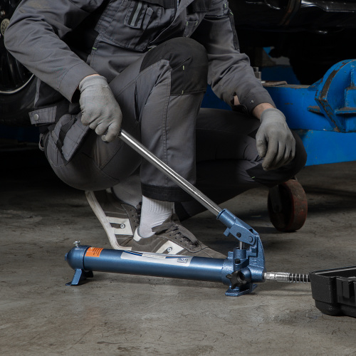 Растяжка гидравлическая, 10 т, набор из 17 предметов, 7 сменных насадок, в пластиковом кейсе Stels по ценам производителя в Краснодаре с доставкой по всей России