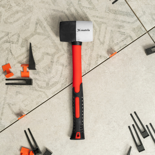 Киянка резиновая, 225 г, черно-белая резина, фибергласовая рукоятка Matrix по ценам производителя в Краснодаре с доставкой по всей России