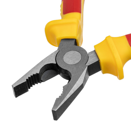 Плоскогубцы комбинированные, Insulated, 160 мм, двухкомпонентные рукоятки Matrix Professional по ценам производителя в Краснодаре с доставкой по всей России