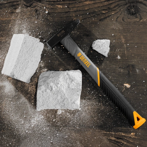 Молоток слесарный, 200 г, кованый, фибергласовая рукоятка c TPR покрытием Denzel по ценам производителя в Краснодаре с доставкой по всей России