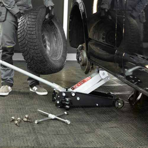 Домкрат гидравлический подкатной, 3 т, высота подъема 140-520 мм Matrix по ценам производителя в Краснодаре с доставкой по всей России