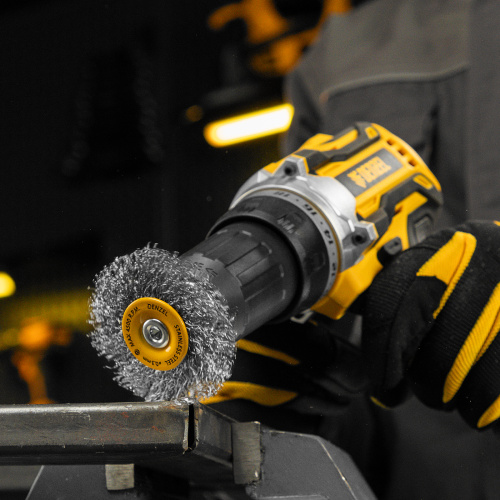 Щетка для дрели, 60 мм, Плоская, со шпилькой, нержавеющая витая проволока Denzel по ценам производителя в Краснодаре с доставкой по всей России