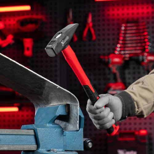 Молоток слесарный optimal, 800 г, фибергласовая обрезиненная рукоятка, квадратный боек Matrix по ценам производителя в Краснодаре с доставкой по всей России