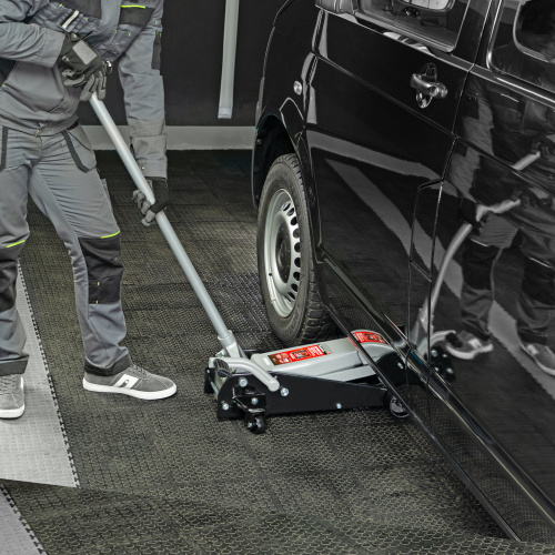 Домкрат гидравлический подкатной, 3.5 т, высота подъема 145-490 мм, с педалью Matrix по ценам производителя в Краснодаре с доставкой по всей России