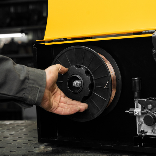 Аппарат инвертор. полуавтомат. cварки IMIG-205SDR, 200 А, ПВ 60%, катушка 5 кг Denzel по ценам производителя в Краснодаре с доставкой по всей России