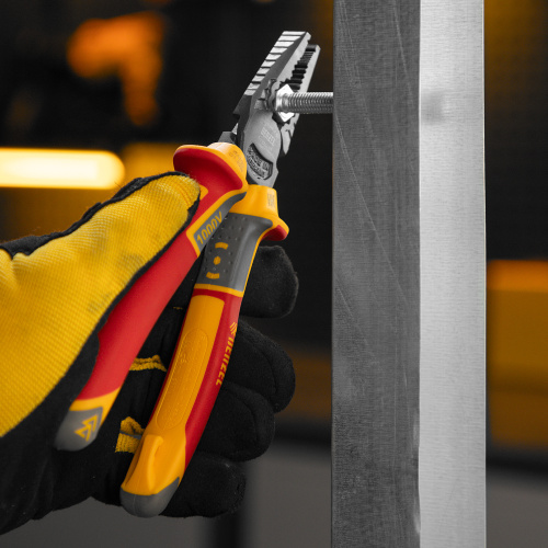 Плоскогубцы комбинированные, диэлектрические трехкомпонентные рукоятки до 1000 В, 180 мм Denzel по ценам производителя в Краснодаре с доставкой по всей России