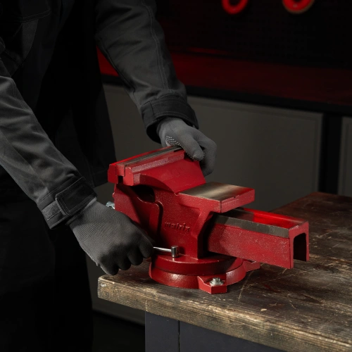 Тиски слесарные, 200 мм, поворотные, с наковальней Matrix по ценам производителя в Краснодаре с доставкой по всей России