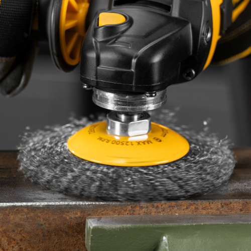 Щетка для УШМ, 125 мм, "Тарелка", витая нержавеющая проволока 0.3 мм, М14 Denzel по ценам производителя в Краснодаре с доставкой по всей России