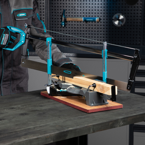 Стусло прецизионное, двухплоскостное, пила 600 мм, две прижимные струбцины, ограничительный упор Gross по ценам производителя в Краснодаре с доставкой по всей России