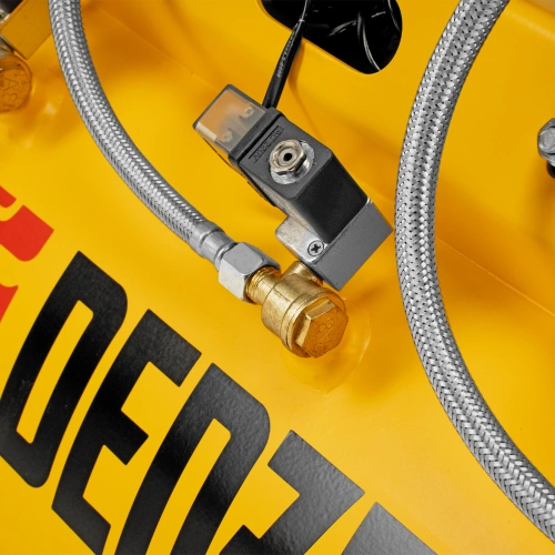 Компрессор безмасляный, малошумный DLS 3300/100, 3300 Вт,3x1100, 100 л, 570 л/мин ,блок управления Denzel по ценам производителя в Краснодаре с доставкой по всей России