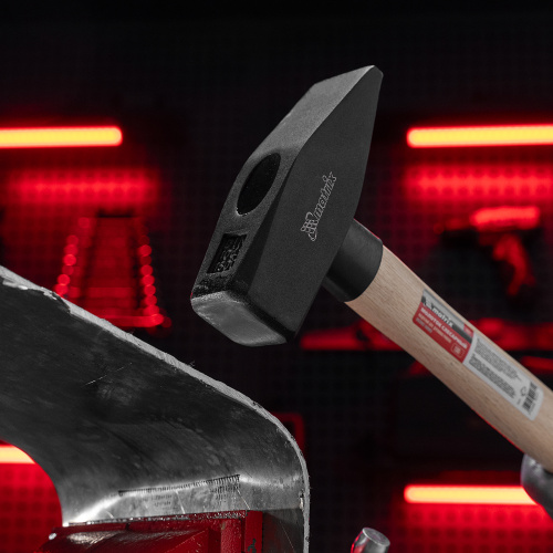 Молоток слесарный, 1500 г, квадратный боек, деревянная рукоятка Matrix по ценам производителя в Краснодаре с доставкой по всей России