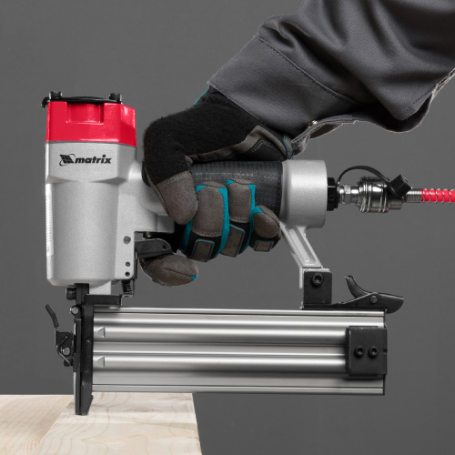 Нейлер пневматический для гвоздей от 10 до 50 мм Matrix по ценам производителя в Краснодаре с доставкой по всей России