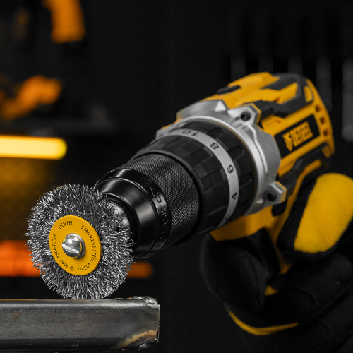 Набор щеток для дрели, 5 Плоских 25-38-50-63-75 мм, шпилька, нерж. вит. проволока Denzel по ценам производителя в Краснодаре с доставкой по всей России