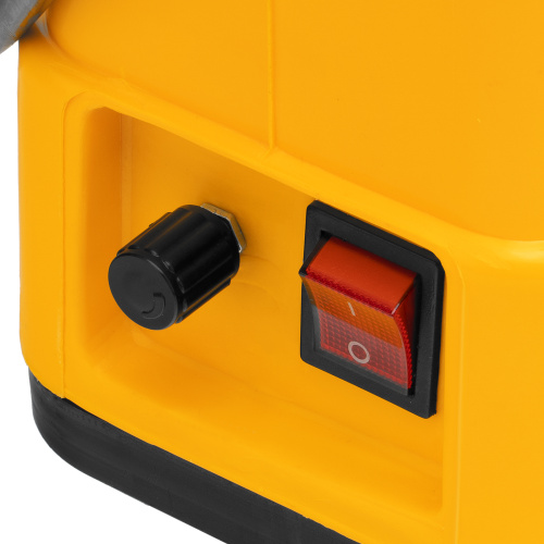 Опрыскиватель ранцевый аккумуляторный D-16LA, 16 л, 12 В, 8 Ач Denzel по ценам производителя в Краснодаре с доставкой по всей России