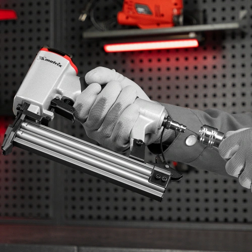 Нейлер пневматический для гвоздей от 10 до 32 мм Matrix по ценам производителя в Краснодаре с доставкой по всей России