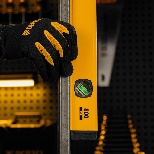 Уровень алюминиевый, магнит, фрезерованный, 3 глазка (1 зеркал.) 0,5 мм/м, 800 мм Denzel по ценам производителя в Краснодаре с доставкой по всей России