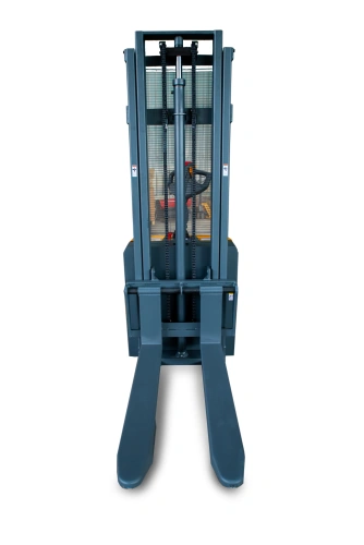 Штабелер самоходный 1,5 т 3,0 м XILIN CDD15K-EN 24/105 В/Ач с раздвижными вилами (с платформой) по ценам производителя в Краснодаре с доставкой по всей России