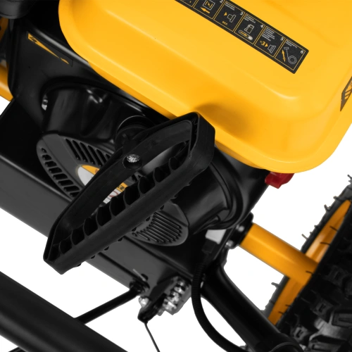 Бензиновая снегоуборочная машина SBM 610, 212 cc, ручной старт, фара Denzel по ценам производителя в Краснодаре с доставкой по всей России