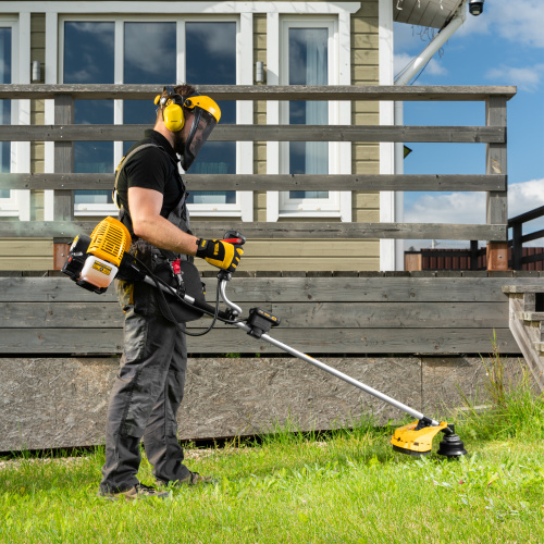 Триммер бензиновый DT-52E, 52 см3, неразъемная штанга, электростартер, состоит из 2 частей Denzel по ценам производителя в Краснодаре с доставкой по всей России