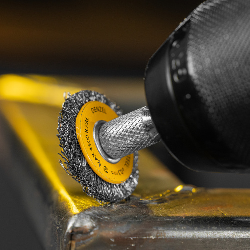 Набор щеток для дрели, 5 Плоских 25-38-50-63-75 мм, шпилька, нерж. вит. проволока Denzel по ценам производителя в Краснодаре с доставкой по всей России