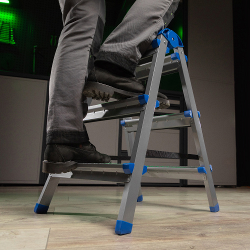 Стремянка двухсторонняя 3 ступени, сталь профиль, стальные ступени, Сибртех по ценам производителя в Краснодаре с доставкой по всей России