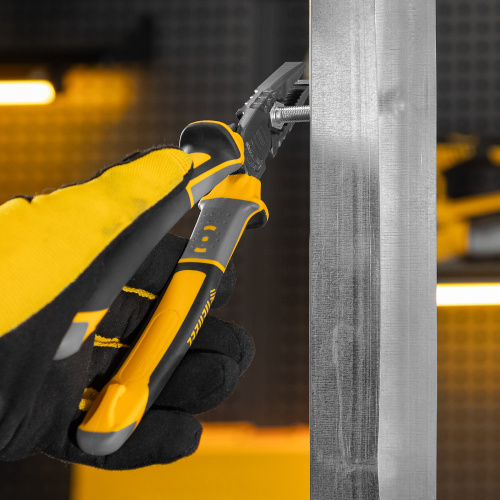 Плоскогубцы комбинированные 205 мм, трехкомпонентные рукоятки Denzel по ценам производителя в Краснодаре с доставкой по всей России