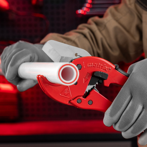 Ножницы для резки изделий из ПВХ, D до 42 мм, обрезиненная опорная рукоятка, порошковое покрытие рукояток Matrix по ценам производителя в Краснодаре с доставкой по всей России