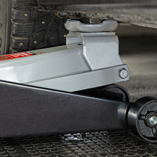 Домкрат гидравлический подкатной, 3.5 т, высота подъема 145-490 мм, с педалью Matrix по ценам производителя в Краснодаре с доставкой по всей России