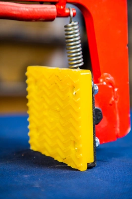 Клещевой вертикальный захват TOR для брикетов и блоков 12-18 см г/п 280 кг по ценам производителя в Краснодаре с доставкой по всей России