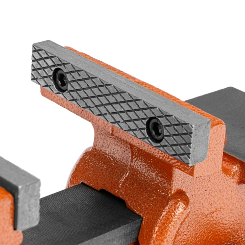 Тиски слесарные, 100 мм, поворотные, с наковальней Sparta по ценам производителя в Краснодаре с доставкой по всей России