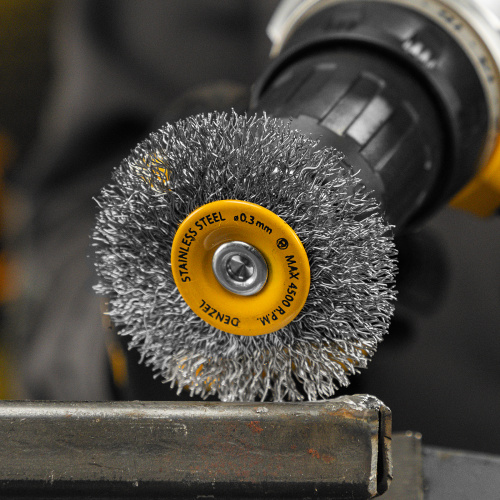 Щетка для дрели, 60 мм, Плоская, со шпилькой, нержавеющая витая проволока Denzel по ценам производителя в Краснодаре с доставкой по всей России