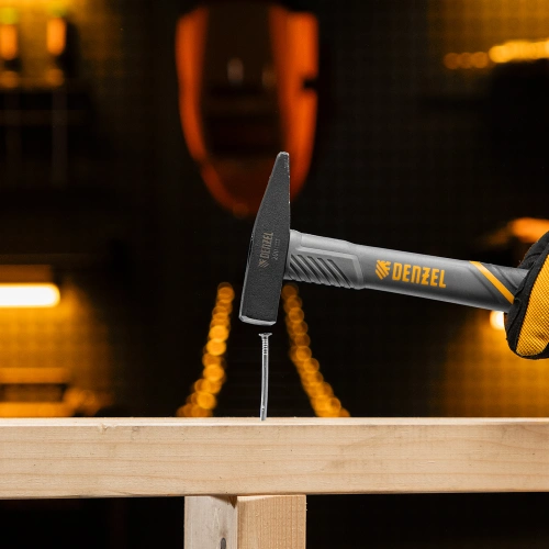 Молоток слесарный, 200 г, кованый, фибергласовая рукоятка c TPR покрытием Denzel по ценам производителя в Краснодаре с доставкой по всей России