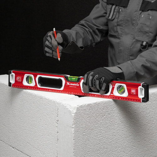 Уровень алюминиевый, магнит, фрезерованный, 3 глазка (1 зеркальный) двухкомпонентные рукоятки, 600 мм Matrix по ценам производителя в Краснодаре с доставкой по всей России