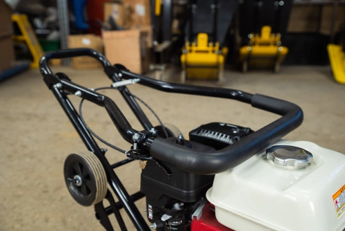 Виброплита 80 кг, 16кН (Honda) без бака колесный комплект TOR C-90L по ценам производителя в Краснодаре с доставкой по всей России