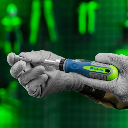 Отвертка реверсивная с набором бит и торцевых головок, 25 шт, CrV, чехол Сибртех по ценам производителя в Краснодаре с доставкой по всей России