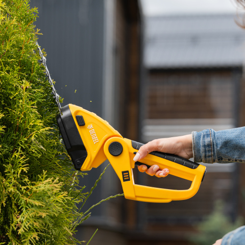 Ножницы-кусторез аккумуляторные GS-7, Li-Ion, 7,2 В Denzel по ценам производителя в Краснодаре с доставкой по всей России