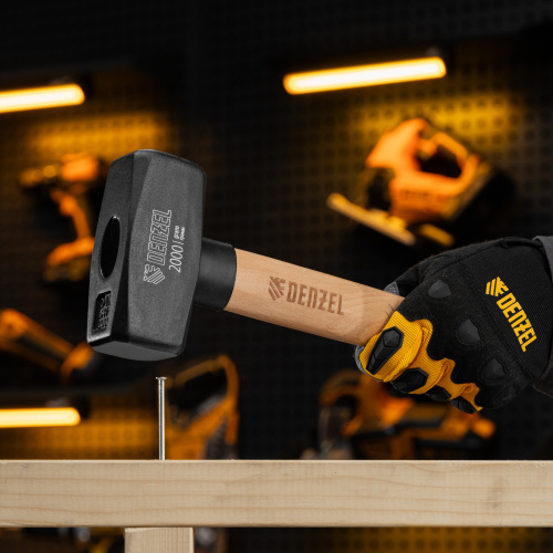 Кувалда, 2000 г, кованая головка, буковая рукоятка Denzel по ценам производителя в Краснодаре с доставкой по всей России