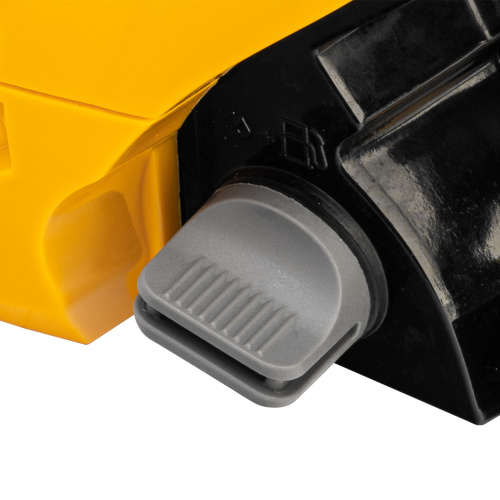 Пила цепная бензиновая DGS-4516, шина 40 см, 45 см3, 3 л.с, шаг 3/8, паз 1.3 мм, 57 звеньев Denzel по ценам производителя в Краснодаре с доставкой по всей России