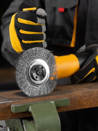 Щетка для УШМ, 125 мм, "Плоская", витая нержавеющая проволока 0.3 мм, посадка 22.2 мм Denzel по ценам производителя в Краснодаре с доставкой по всей России