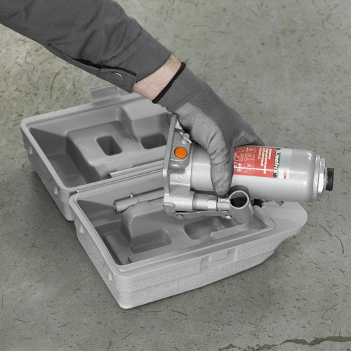 Домкрат гидравлический бутылочный, 6 т, h подъема 216-413 мм, в пластиковом кейсе Matrix по ценам производителя в Краснодаре с доставкой по всей России