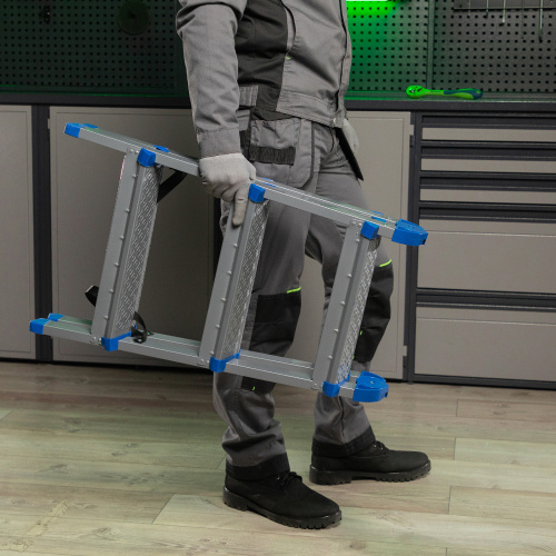 Стремянка двухсторонняя 3 ступени, сталь профиль, стальные ступени, Сибртех по ценам производителя в Краснодаре с доставкой по всей России