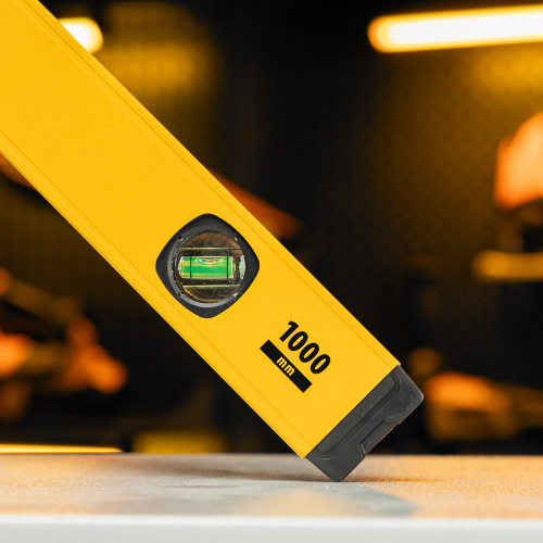 Уровень алюминиевый, магнит, фрезерованный, 3 глазка (1 зеркал.) 0,5 мм/м, 1000 мм Denzel по ценам производителя в Краснодаре с доставкой по всей России