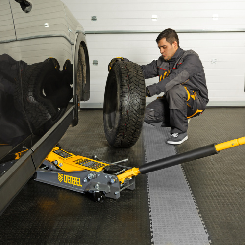 Домкрат гидравлический подкатной, 2/3 т, 98-770 мм, быстрый подъем, низ. подхват, проф, SUV Denzel по ценам производителя в Краснодаре с доставкой по всей России