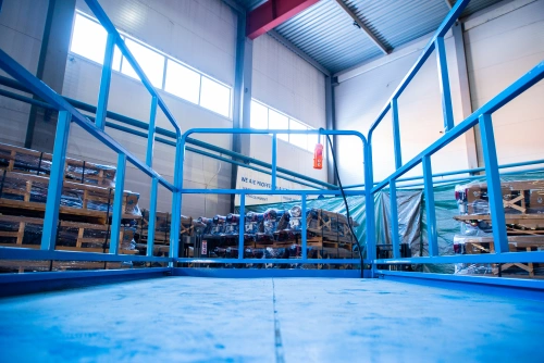 Подъемник ножничный передвижной аккумуляторный 500 кг, 12/14 м, 24/85 В/Ач TOR SJY-0,5-12 DC по ценам производителя в Краснодаре с доставкой по всей России