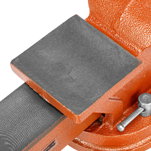 Тиски слесарные, 150 мм, поворотные, с наковальней Sparta по ценам производителя в Краснодаре с доставкой по всей России