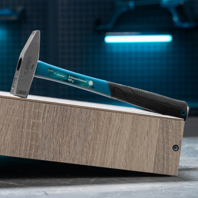 Молоток слесарный, 300 г, квадратный боек, фибергласовая обрезиненная рукоятка Gross по ценам производителя в Краснодаре с доставкой по всей России