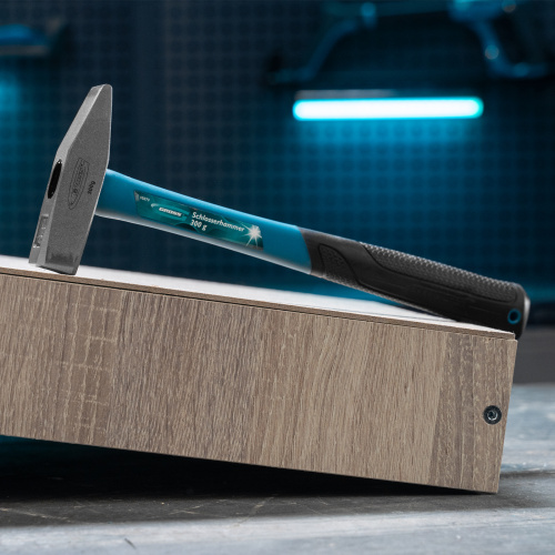 Молоток слесарный, 300 г, квадратный боек, фибергласовая обрезиненная рукоятка Gross по ценам производителя в Краснодаре с доставкой по всей России